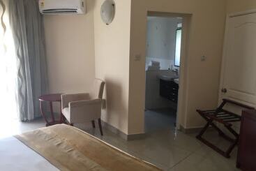 Hotel La Palm Royal Beach