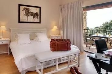 Отель Les Bories & Spa