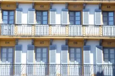 Majatalo Central Roomss