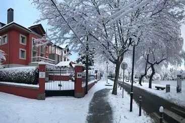 Apartamentos La Torreta Del Llac