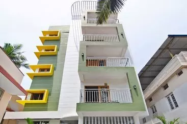 هتل Rajamandiram By Oyo Rooms