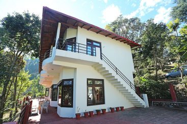 ペンション Oyo Home 10923 Cozy Cottage