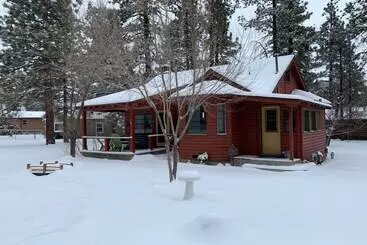 コテージ A Sweet Pine Cabin