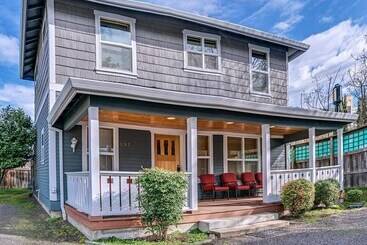 Vidéki Ház The Pioneer Craftsman House Closest To Osf