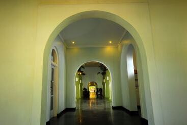 Отель Club Palm Bay