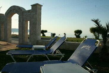 Mike Hotel & Apartments