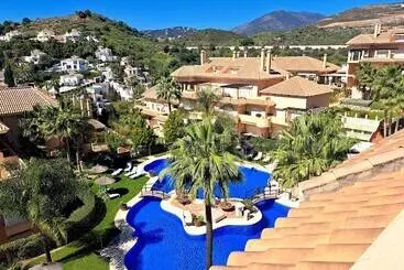 Aloha Hill Club Golf & Spa Apartments