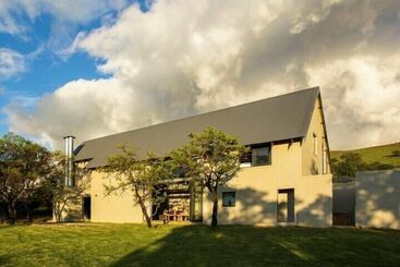 酒店 Mount High Luxury Country Lodge