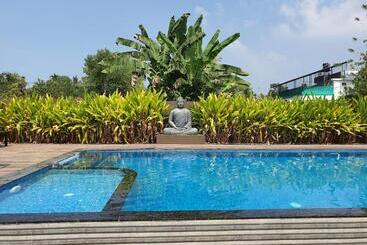 Hotel Alleppey Haven Beach Villa