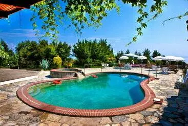 Hotel Across Paschos