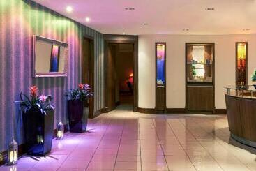 Mercure Cardiff Holland House Hotel & Spa