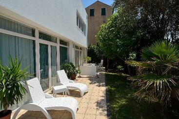 בית מלון כפרי Villa Paradiso