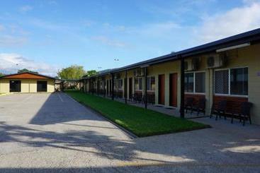 Отель Yal Cairns