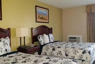 ホテル R Nite Star Inn And Suites Home Of The Cowboys & Rangers