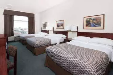 汽车旅馆  Super 8 By Wyndham High River Ab