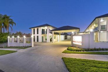 Apartments On Palmer