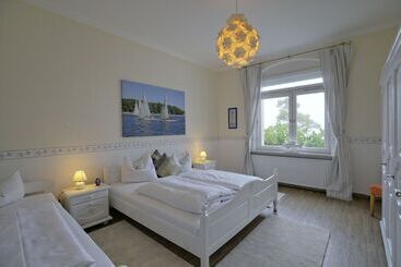 هتل آپارتمان Strandhaus Brunhild