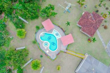 בית מלון כפרי Mundies Finca La Dorada