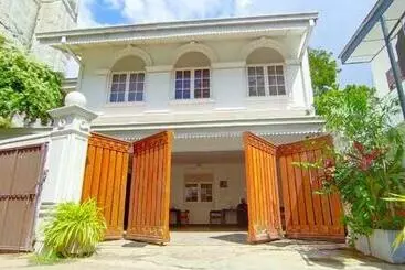 Bed & Breakfast Tarshish Villa Colombo