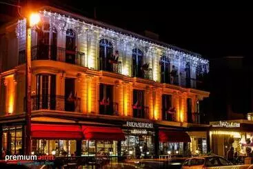 Premium Inn City Hotel & Restaurant Central Shopping Street Location !