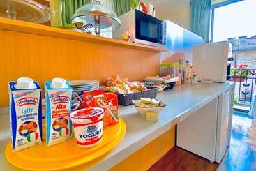 تختخواب و صبحانه L'aurora