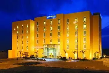 בית מלון כפרי City Express By Marriott Irapuato