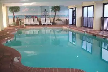 هتل Sea Crest Oceanfront Resort