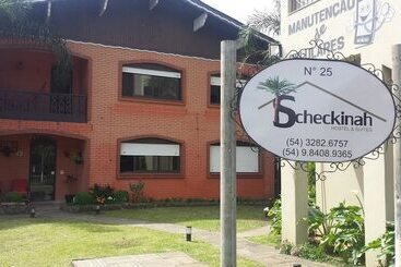 Hostel E Suites Scheckinah