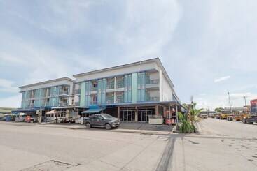 Hotelli Oyo 1119 Sasiprapa Apartment