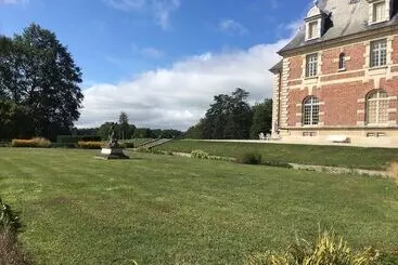 Pension Château De Joyeux  Gîtes
