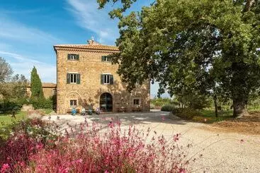 リゾートホテル Villa Le Prata Winery & Accomodation