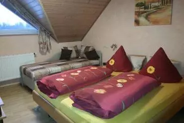 Pension  Ferienwohnungen   Gästehaus Gertrud Moog