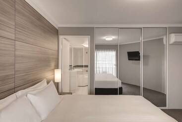 فندق Adina Serviced Apartments Canberra James Court