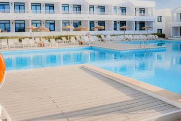 هتل آپارتمان Beach Club Menorca