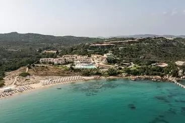 هتل Cala Cuncheddi   Vretreats