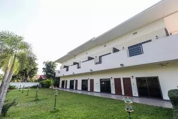 Hotelli Relax Garden House