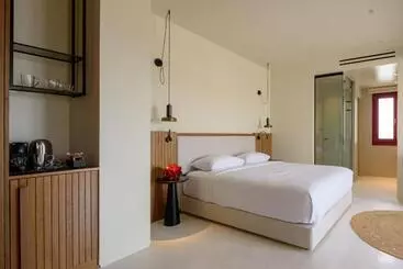 Hotel Potnia Theron Suites