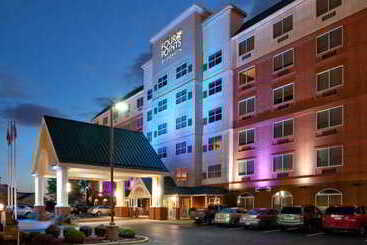 בית מלון כפרי Four Points By Sheraton Louisville Airport