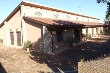 פנסיון Double Twin Room Private Bathroom For Swimming Pool Use