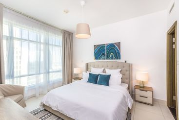 住所  Driven Holiday Homes  Loft East