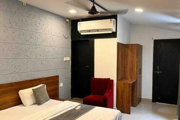 בית מלון כפרי Oyo 29168 Harshit Regency