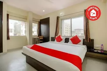 Hotel Oyo 43050  Royal Residency