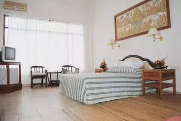 Hotel Warna Kedaton  And Meeting