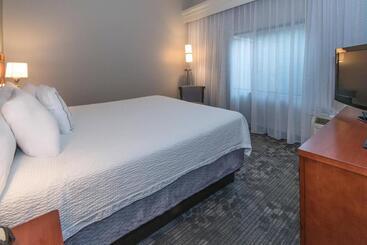 هتل Courtyard Bymarriott Albany