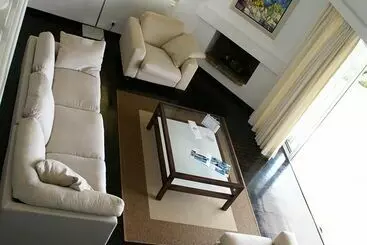 Hotelli Sandton Hôtel Domaine Cocagne