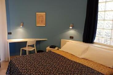 هتل Addaura Village E Congressi