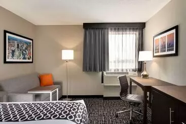 Otel La Quinta Inn & Suites By Wyndham St Louis Route 66