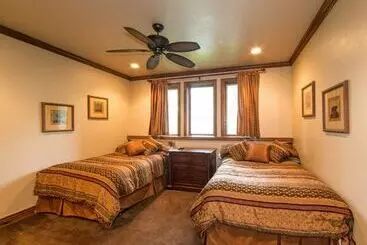 Hotel Strawberry Park