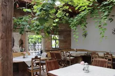 Bed & Breakfast Ráspi Apartman étterem és Borászat