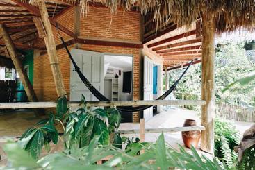 فندق Pousada Casa Zulu